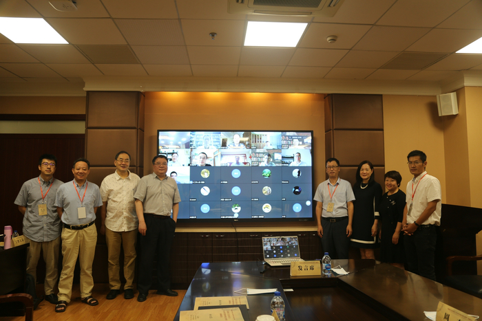 线上线下与会学者合影