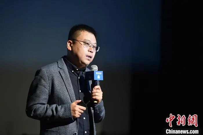 图为工信部信息通信经济专家委员会委员、DCCI互联网研究院院长刘兴亮  中新网记者 李骏 摄