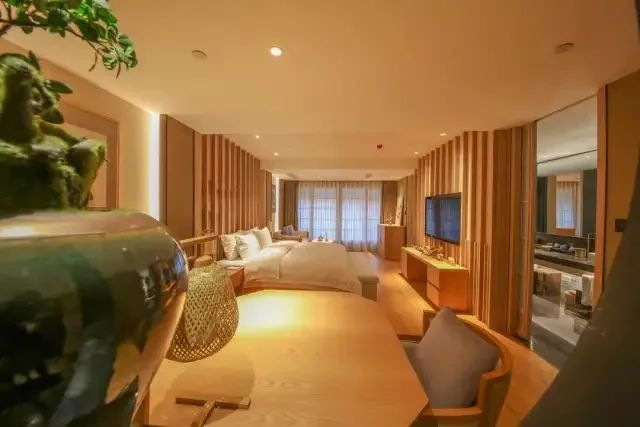 ▲河畔豪华大床房