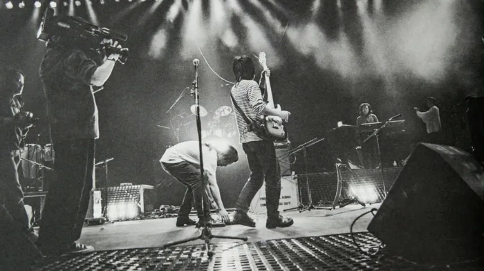 ▲ 因为自己的那句狠话，何勇当晚表现得非常兴奋。高原摄制(红磡1994)