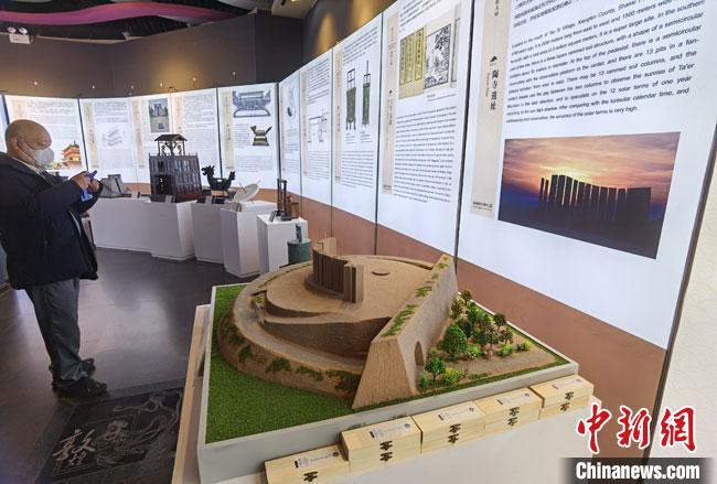 此次展览生动展现五千年来，勤劳智慧的中国人民在授时、测绘、制图和导航科学技术方面取得的辉煌成就。　冯志军 摄