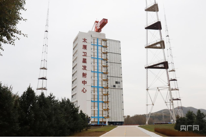 实践团师生走近发射现场（央广网发 受访者供图）