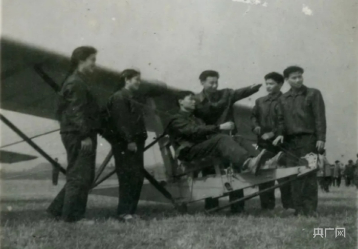 航校历史照片（央广网发 广阳岛绿色发展有限责任公司供图）
