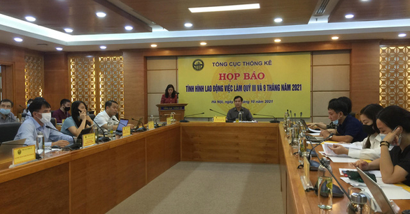 根据统计总局的说法，吸引工人回城是一个难题。来源：越南青年报