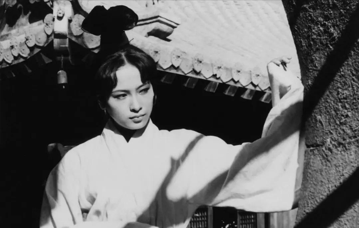 “侠女”徐枫:16岁出道,嫁债主,成就陈凯歌,她的上位史太精彩