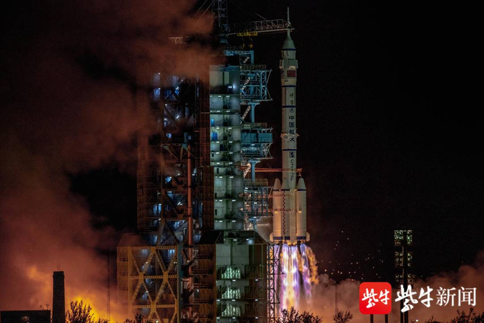 神舟十三号出征 &nbsp; &nbsp;王昱淏 &nbsp;摄