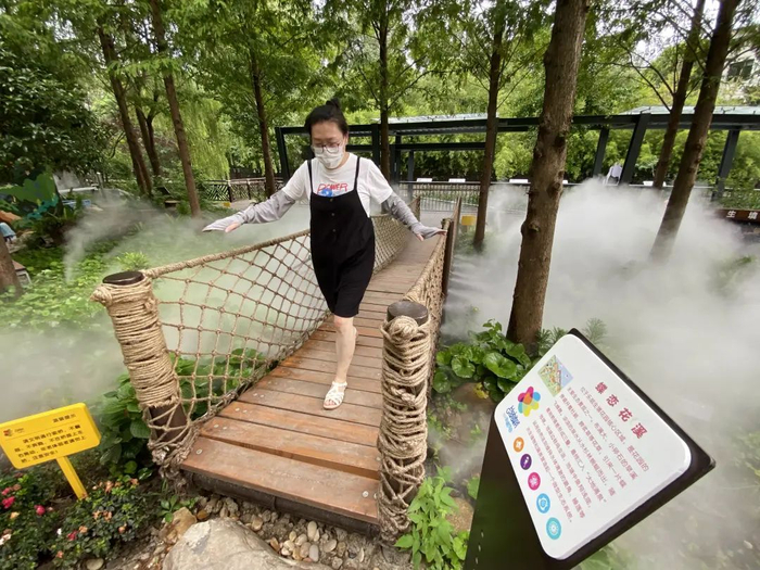 △位于长宁区协和家园小区的“生境花园”日前正式开园，这个面积达732平方米的小区花园，也是目前上海最大的社区生境花园。