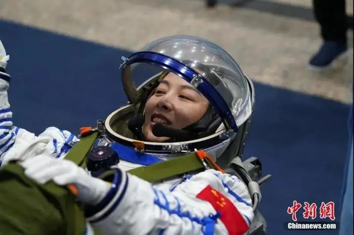 资料图：2021年3月14日，王亚平参加人船联试。孔方舟 摄