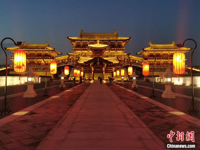 隋唐洛阳城国家遗址公园，九洲池。陈海峰 摄