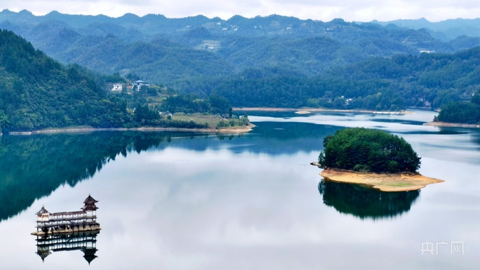 小南海平湖景色（央广网发 白伟摄）