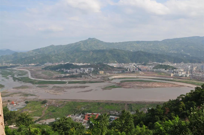 开州汉丰湖消落带生态系统修复前 重庆市规划和自然资源局供图