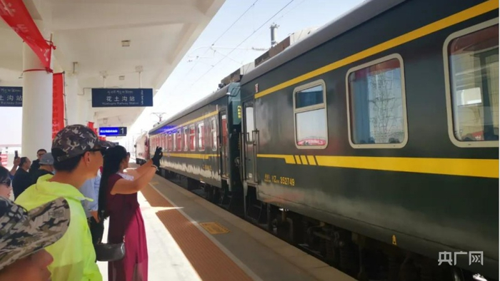 茫崖市花土沟站 （央广网发 唐拓华摄）