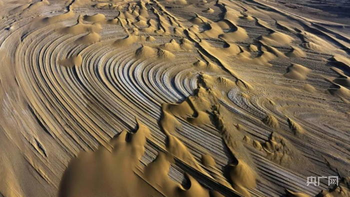 风蚀雅丹地貌群 （央广网 唐拓华摄）