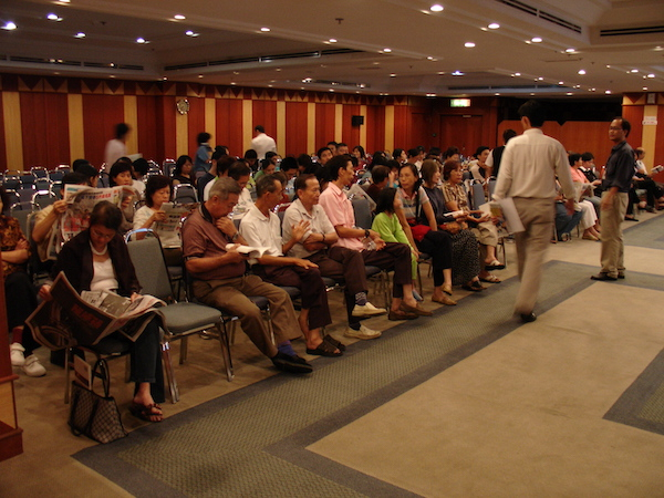马来西亚当地华人参加《星洲日报》举办的讲座