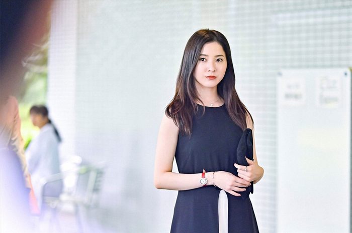 吉高由里子饰真田梨央