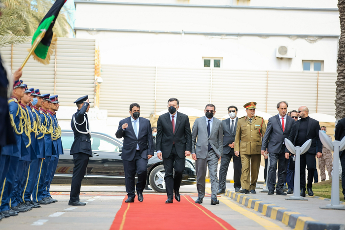 当地时间2021年3月16日，利比亚的黎波里，各方代表组成统一的利比亚过渡政府接收权力。图/IC photo