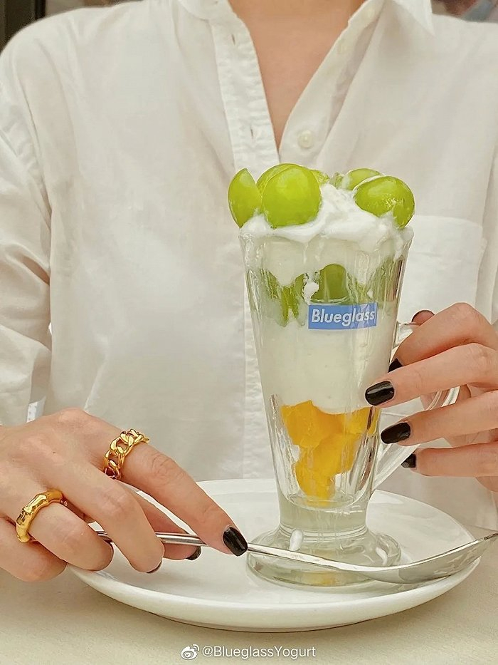 Blueglass酸奶 图片来源：微博@Blueglass