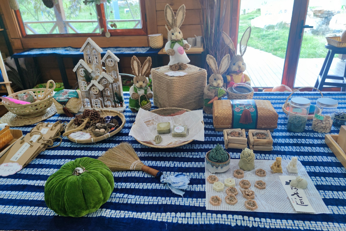 山谷市集里的文创产品。（央广网记者 邱小桐 摄）