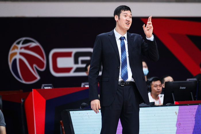 宁波富邦男篮主帅李可。