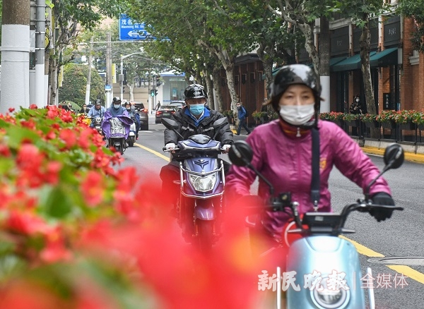 图说：上海天气逐渐变冷 新民晚报记者 陶磊 摄