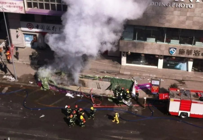 2013年，沈阳太原街附近中华路和同泽街交汇处又发生爆炸（图源：中华网论坛）
