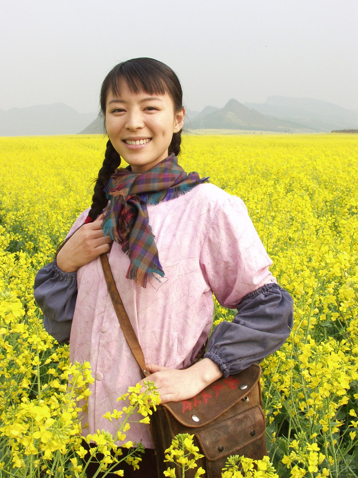 从“文艺女神”到“导演收割机”,张静初的上位史,比想象中精彩