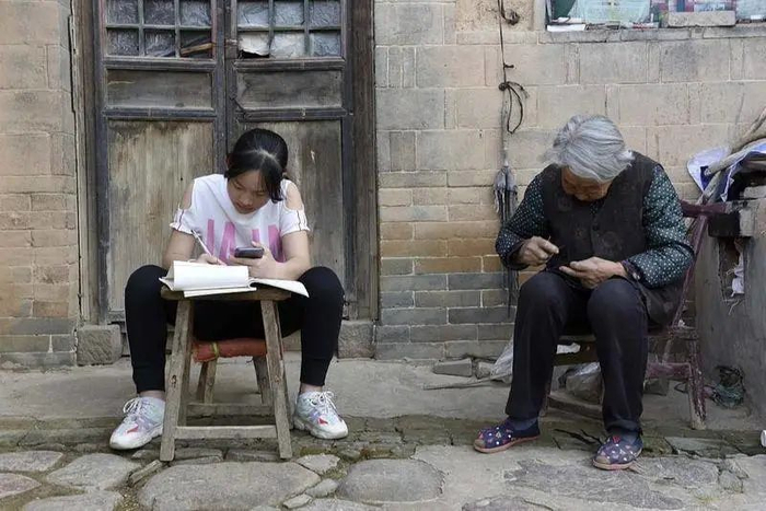 戈尔巴乔夫去世了，普京的哀悼第一时间就一句话，比很多西方领导人还短，内心也是复杂得很