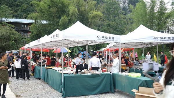 农村市集（央广网发 陶君艳摄）