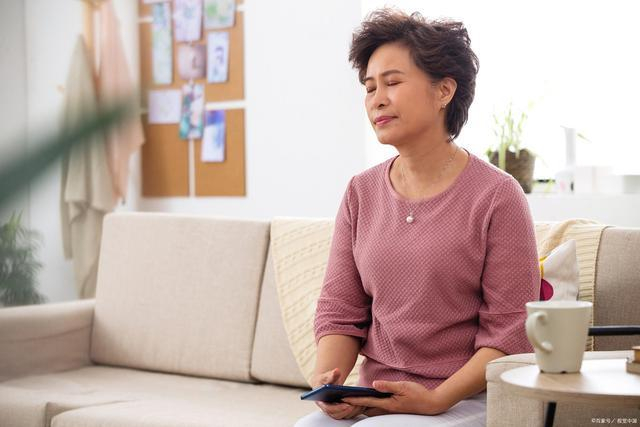 爱叹气?不可取,警惕经常叹气带来的危害|中医|肝气郁结|肝郁|林黛玉|宿疾_新浪新闻