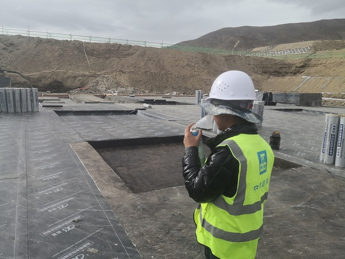 施工人员在建设现场（央广网发 企业供图）