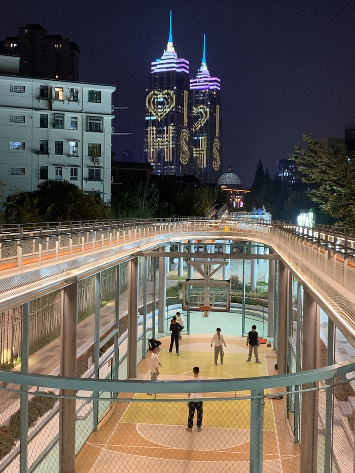 百禧公园的篮球场    澎湃新闻记者 王昱 图