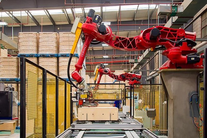 沪东中华LNG船绝缘箱生产线 图源：沪东中华