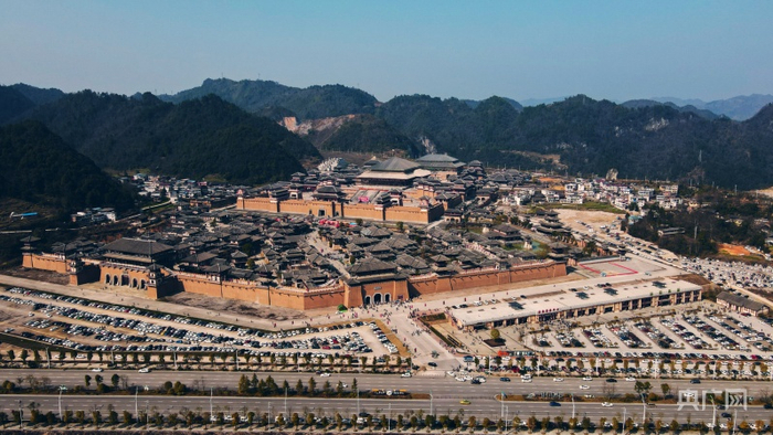 都匀秦汉影视城（央广网发 都匀融媒体中心供图）