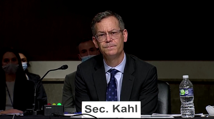 科林·卡尔。  截屏图