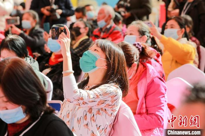 戏曲周上的年轻观众 中国戏曲文化周供图