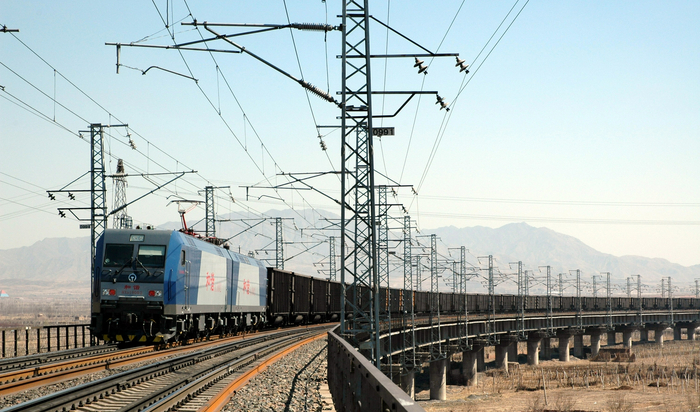 ▲国铁太原局正在运煤。图/新华社&nbsp;