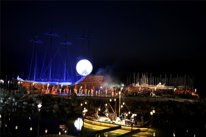 夜幕降临，合浦始发港景区展现演艺特效（央广网发 海丝首港供图）