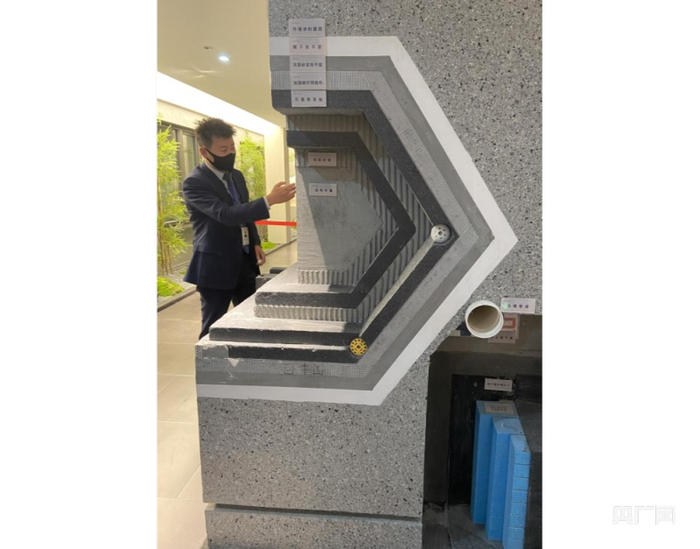 （建发望京养云墙面解剖工艺墙，央广网 安垚 摄）