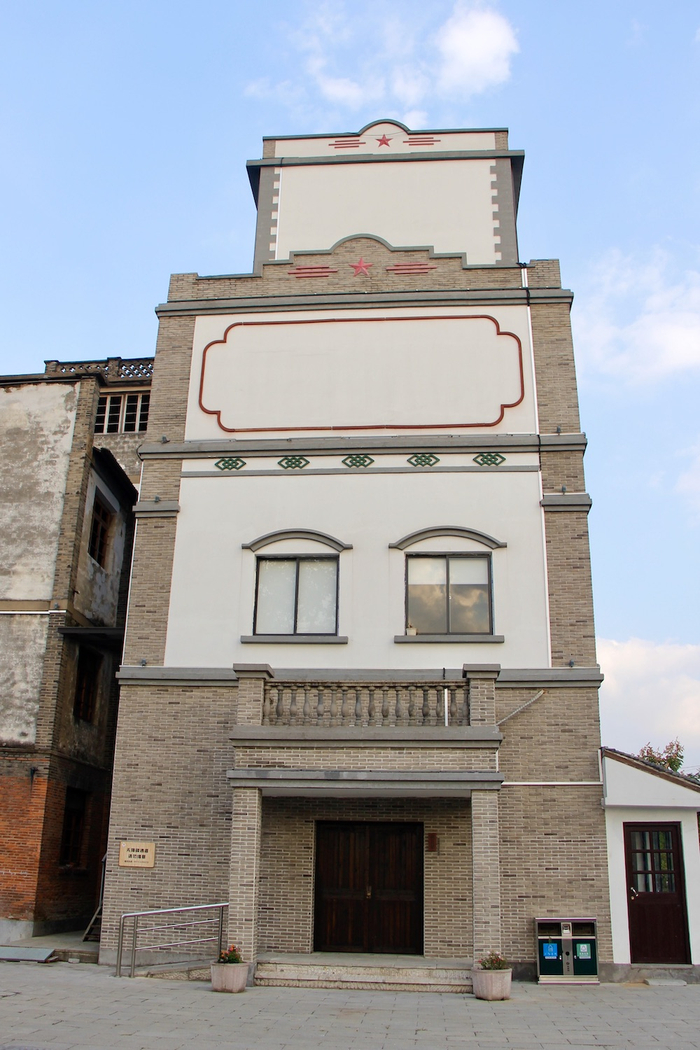 这栋烘谷塔，曾经是练市最高的建筑。