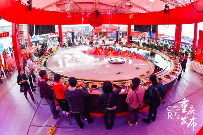 大火锅  邹乐 摄