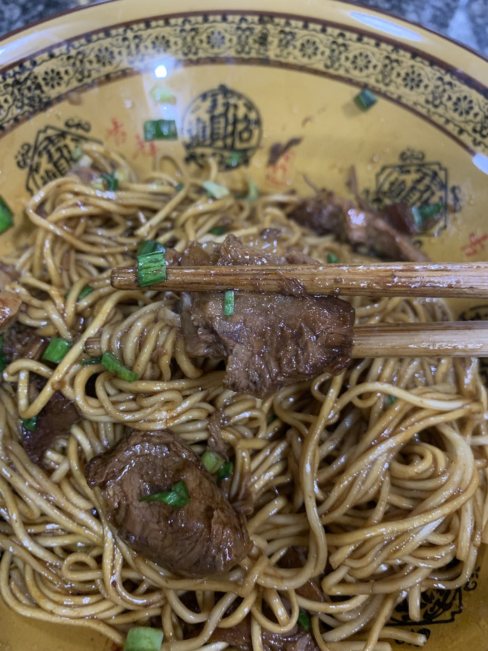 练市的湖羊肉面。    