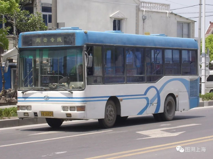 周鲁专线ZGT6830DH型客车（刘祺 摄）