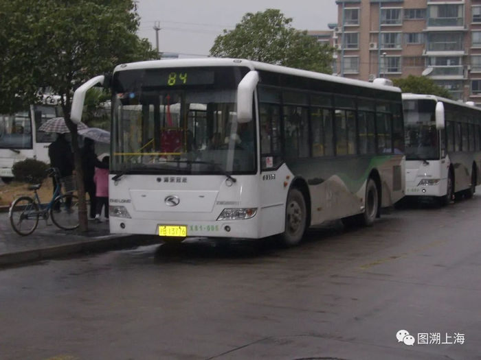 84路XMQ6891G1（X81）型客车（刘祺 摄）