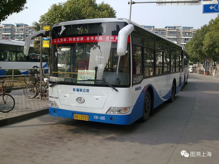 84路XMQ6891G1（X91）型客车（张渊源 摄）