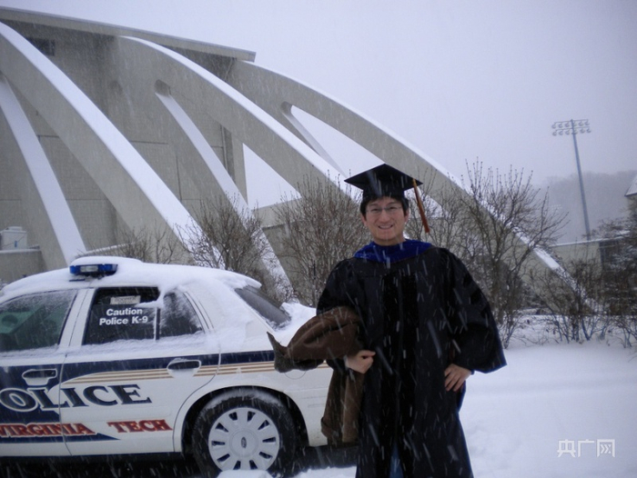 东君伟从美国弗吉尼亚理工大学毕业。（央广网发 受访者供图）