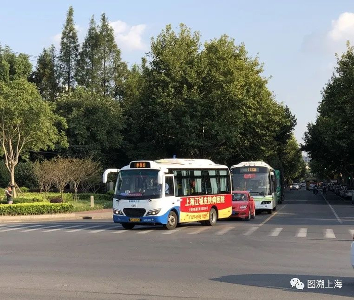 84路SXC6720G5（W7C）型中型客车（张渊源 摄）