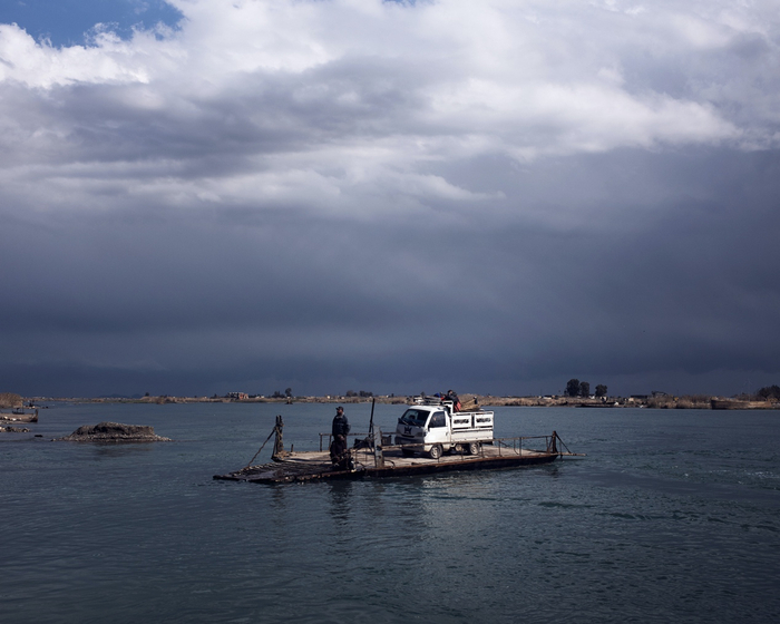叙利亚拉卡，幼发拉底河上的渡船。