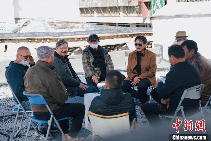 图为艺术家现场交流。吉本岗艺术中心供图