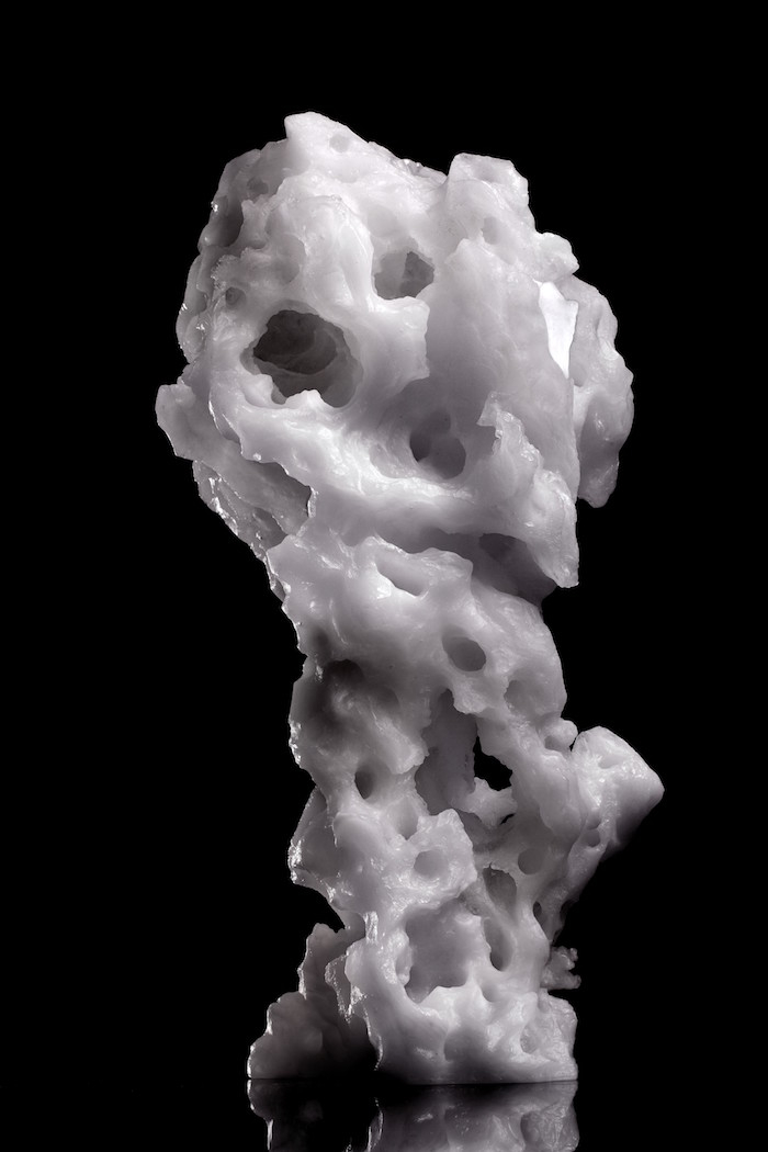 张毅作品《太湖石-云起》