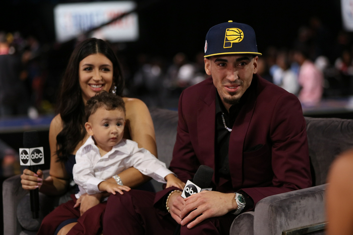 NBA选秀大会，杜阿尔特带着老婆孩子来参选。